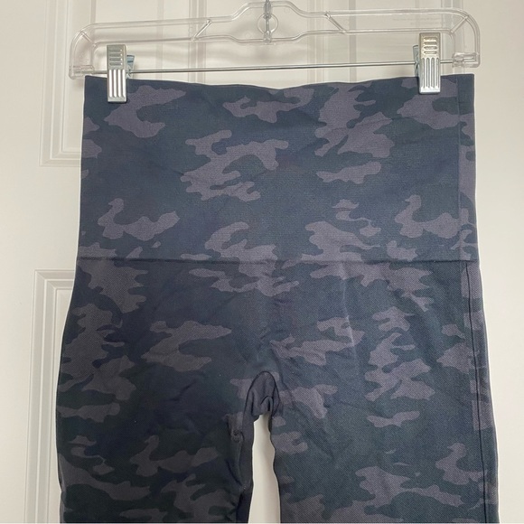 Spanx Look At Me Now Seamless Camouflage Leggings Size XL - Picture 5 of 7